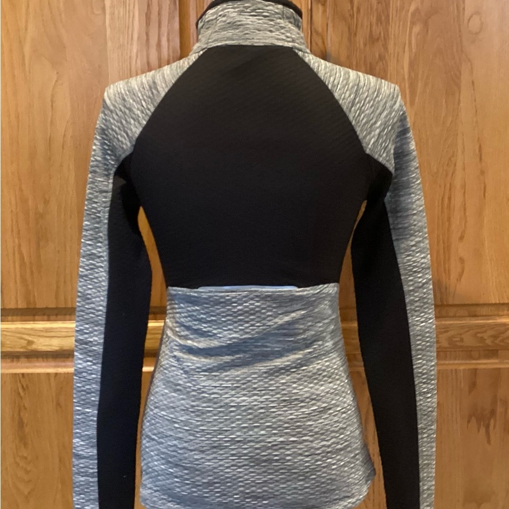 Athleta Snowscape  Gray and Black Women's Jacket - Picture 5 of 9